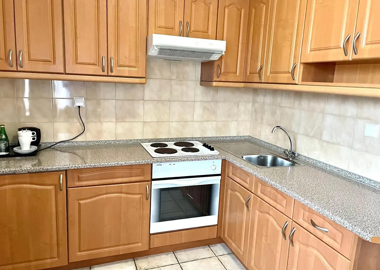 מלון דירות ורשה Poleczki Residence Apartments