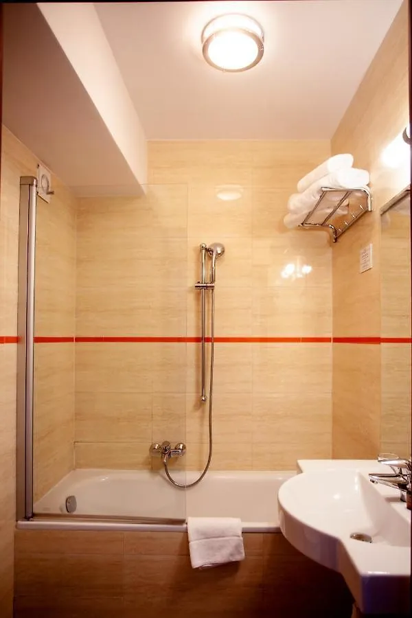 ורשה Poleczki Residence Apartments 0*,