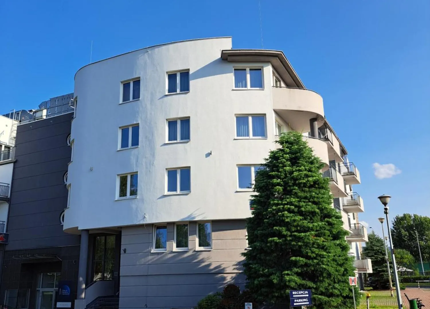 מלון דירות ורשה Poleczki Residence Apartments